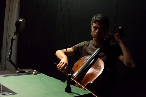 picture showing a moment from Manos Tsangaris' piece “Love & Diversity” in Athens