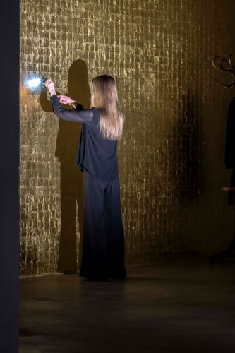 a moment in Manos Tsangaris' piece 