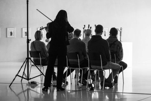 a moment in Manos Tsangaris' piece 