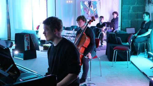 picture showing a moment from Manos Tsangaris' piece “City Pieces” in Cologne