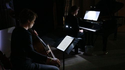 picture showing a moment from Manos Tsangaris' piece “City Pieces” in Cologne