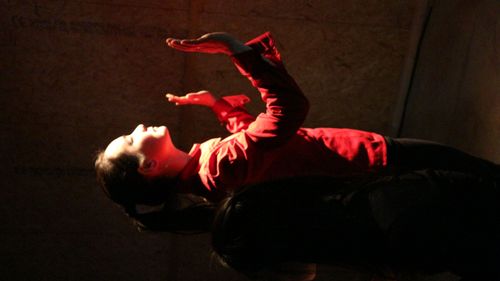 picture showing a moment from Manos Tsangaris' piece “City Pieces” in Cologne