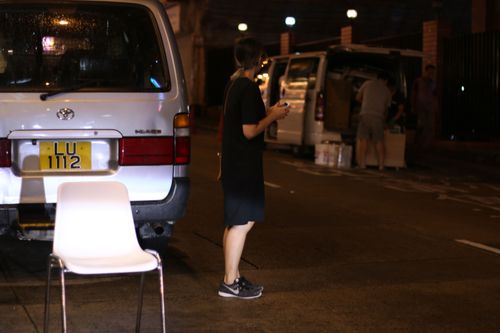 picture showing a moment from Manos Tsangaris' piece “City Pieces” in Hong Kong