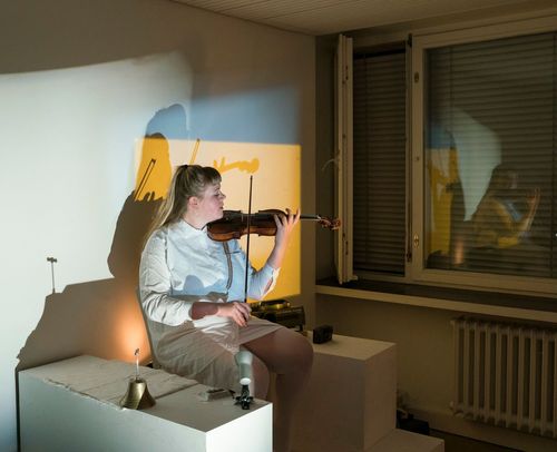 photo of the performance “winzig and the elephant”