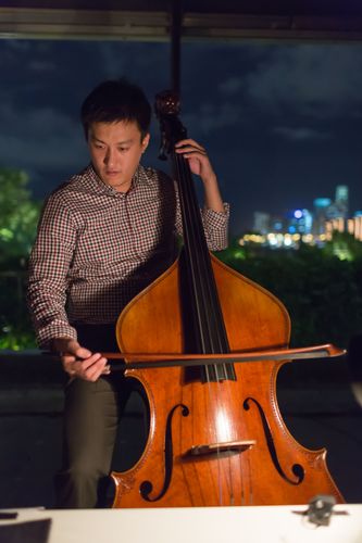 picture showing a moment from Manos Tsangaris' piece “Love & Diversity” in Hong Kong