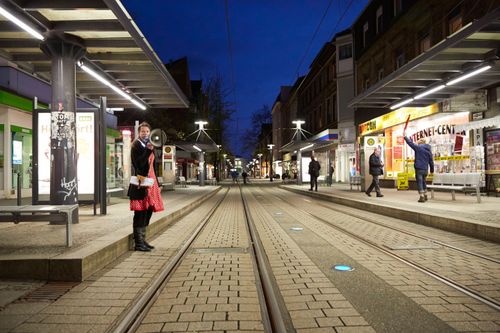 picture showing a moment from Manos Tsangaris' piece “Mauersegler” in Witten 2013