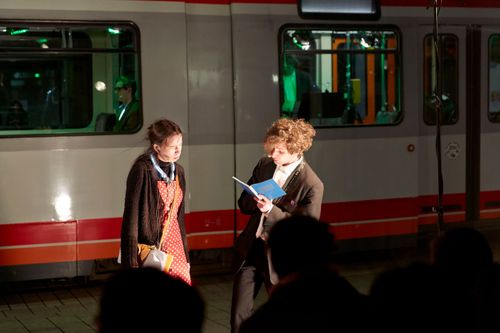 picture showing a moment from Manos Tsangaris' piece “Mauersegler” in Witten 2013