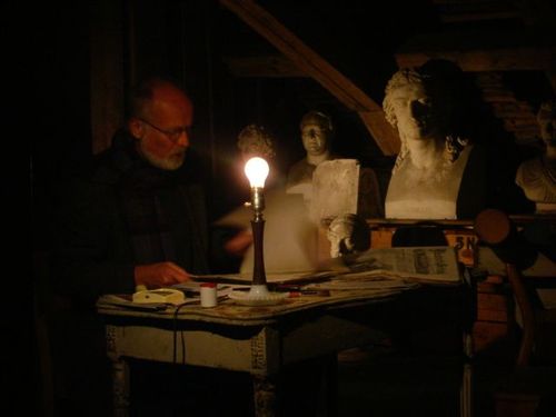 a picture showing a moment from “Drei Räume”