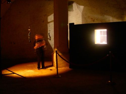 a picture showing a moment from “Drei Räume”