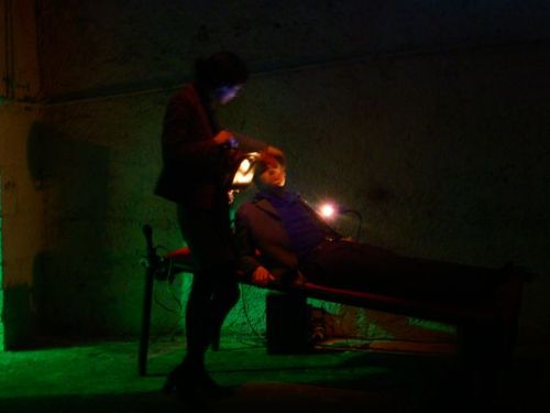 a picture showing a moment from “Drei Räume”