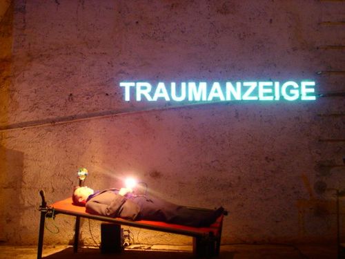 a picture showing a moment from “Drei Räume”