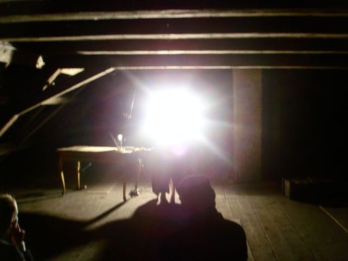 a picture showing a moment from “Drei Räume”