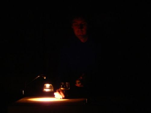 a picture showing a moment from “Drei Räume”