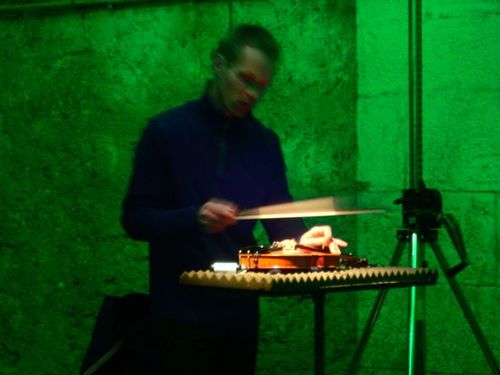 a picture showing a moment from “Drei Räume”