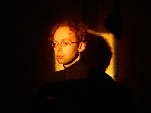 a picture showing a moment from “Drei Räume”