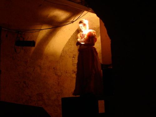 a picture showing a moment from “Drei Räume”