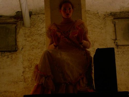 a picture showing a moment from “Drei Räume”