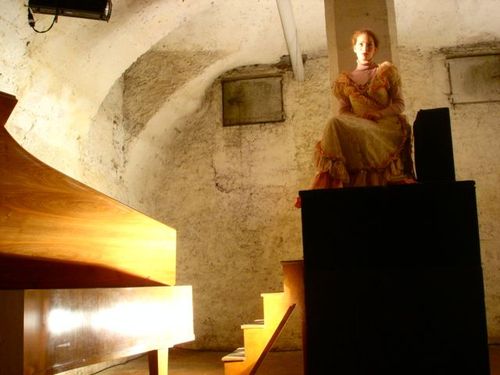 a picture showing a moment from “Drei Räume”