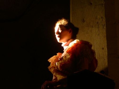 a picture showing a moment from “Drei Räume”